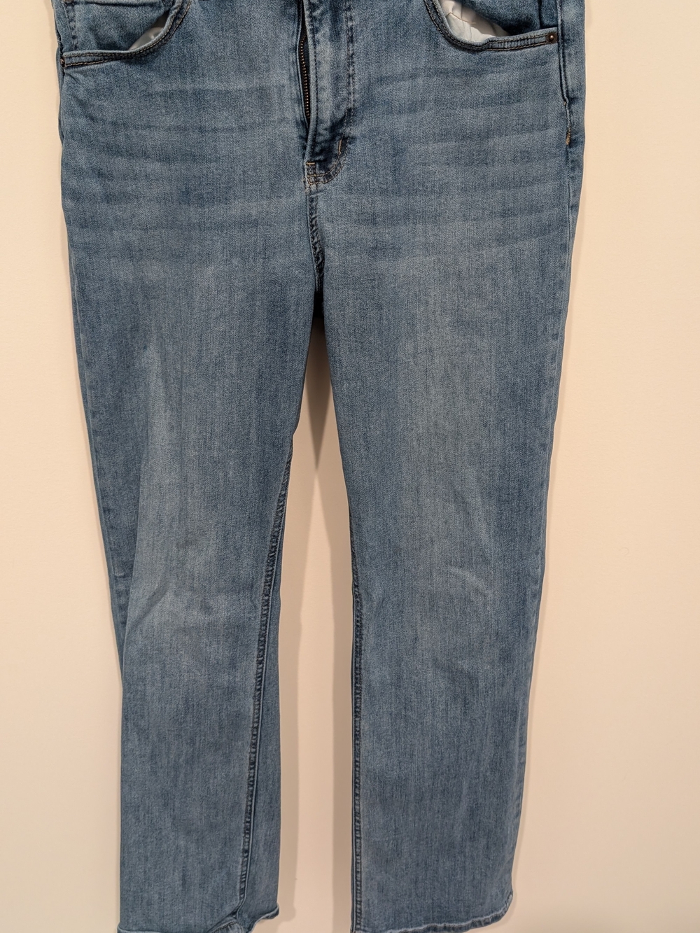 Women's Straight-Leg Jeans in Light Denim Blue
